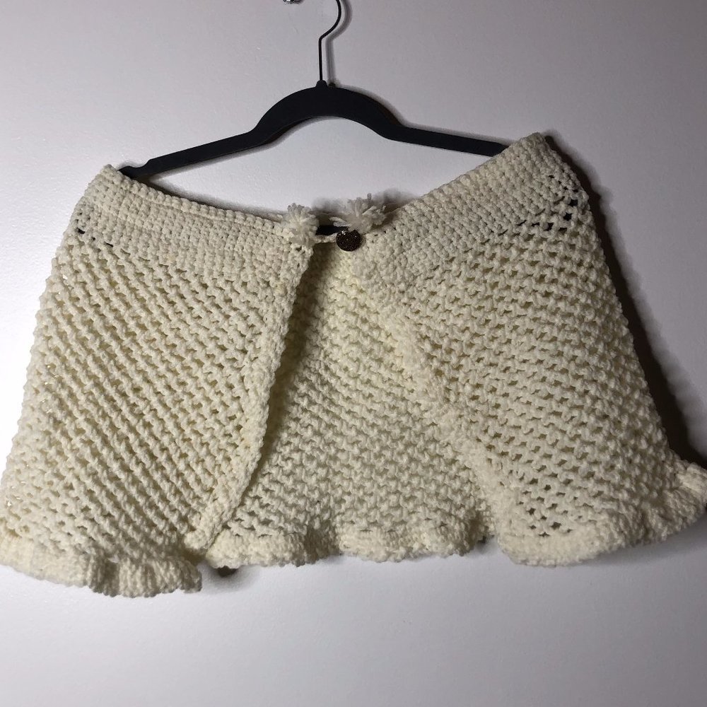 Vintage Handmade Cream Button Top Shawl Size 25x14